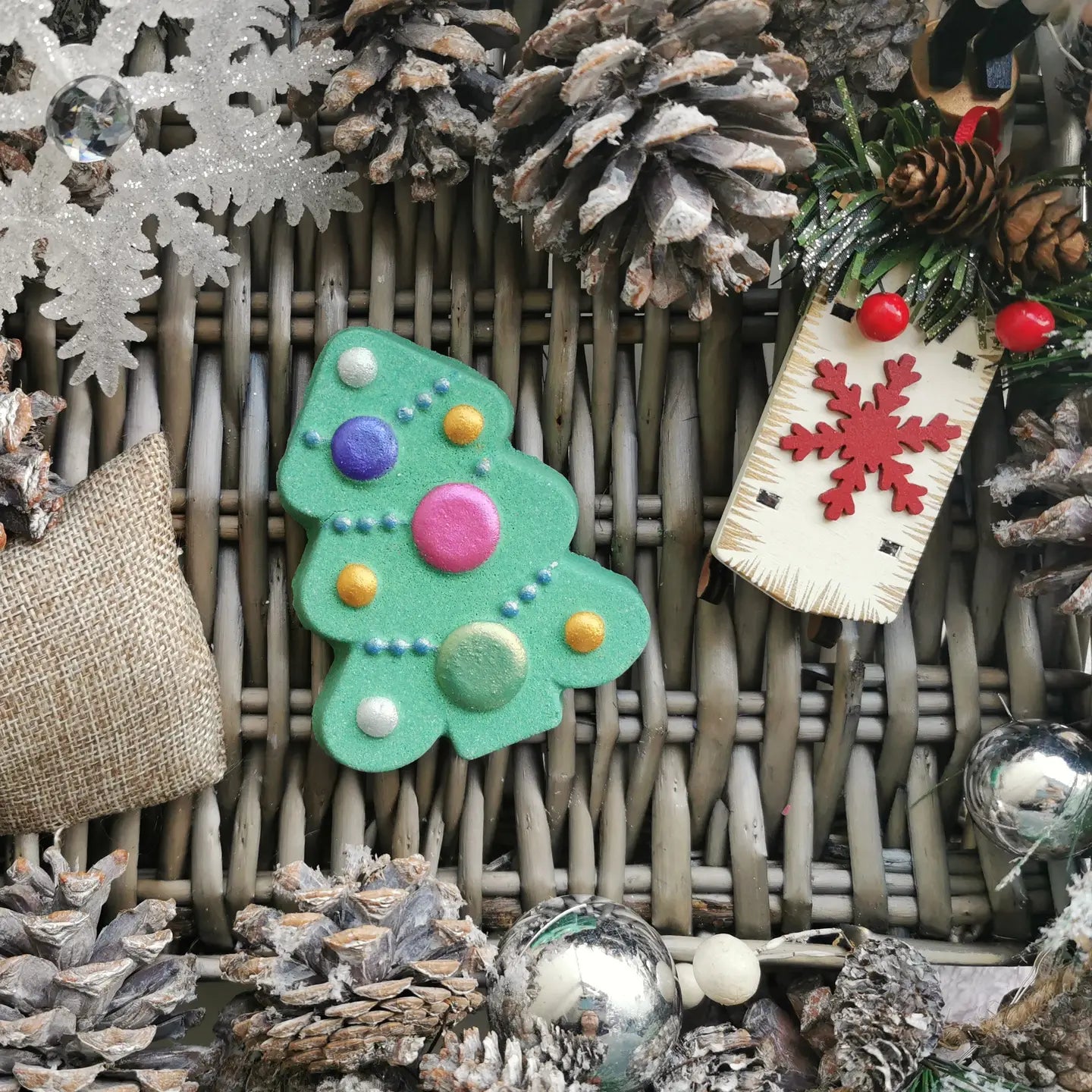 Christmas Tree Bath Bomb image 0