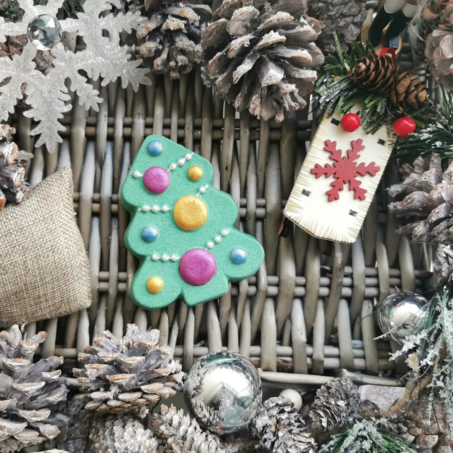 Christmas Tree Bath Bomb image 2
